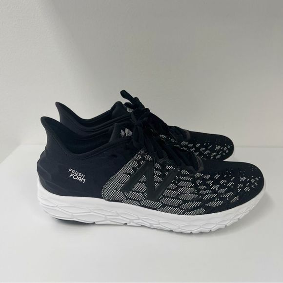 New Balance Men's Fresh Foam Beacon V2 Running Shoe MBECNWB2 Black/Orca